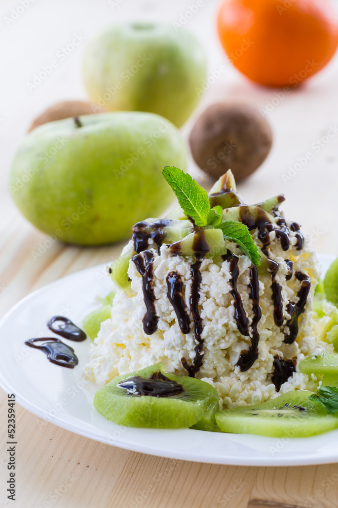 milk cheese with kiwi milk cheese with kiwi