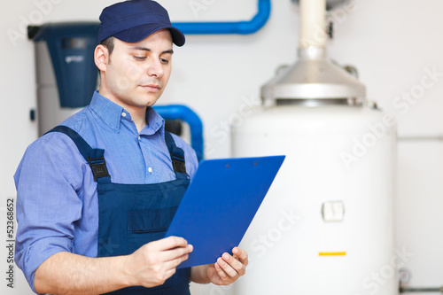 Εκτύπωση καμβά Portrait of a plumber at work