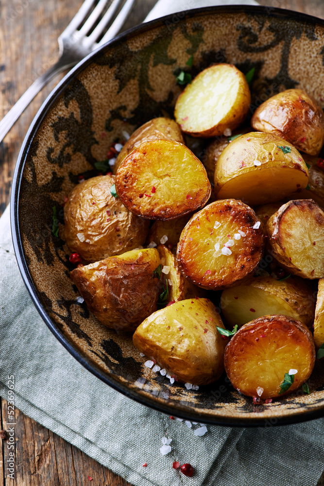 Oven-baked potatoes with sea salt Oven-baked potatoes with sea salt