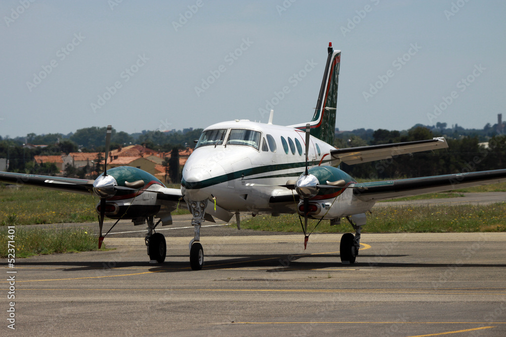 Beech 90 Beech 90