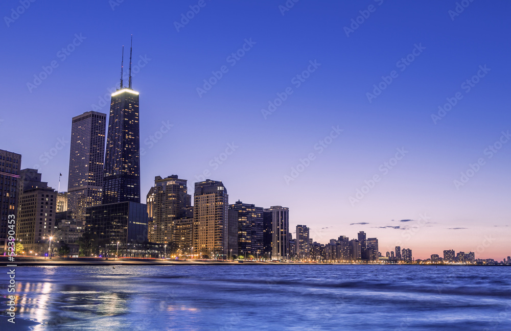 Fototapeta premium Chicago by dusk