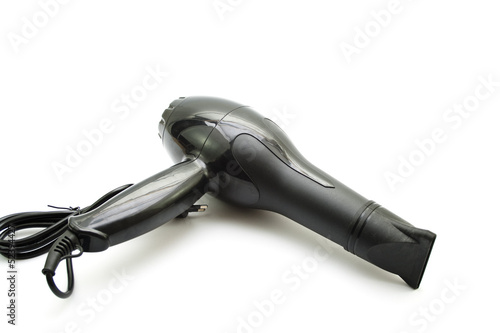Haarföhn auf weißem Hintergrund