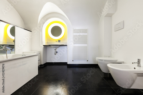 Interior wide bathroom, Hotel Palazzo Cicala Genova