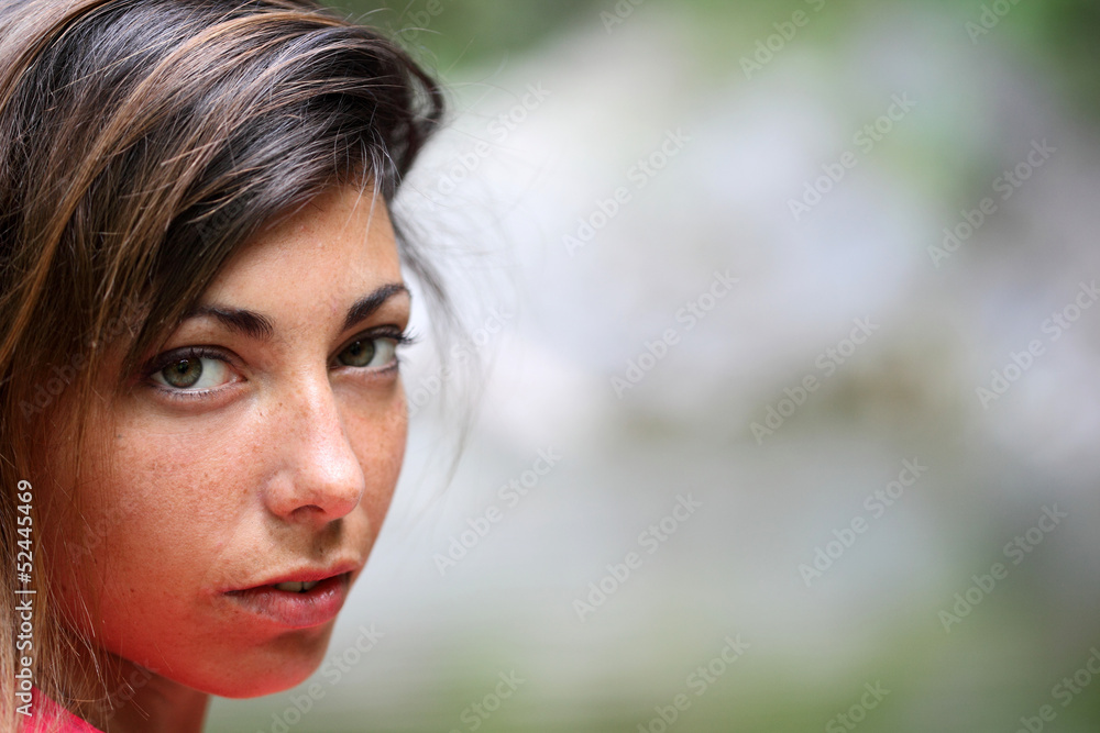 Ritratto di ragazza, sguardo Ritratto di ragazza, sguardo