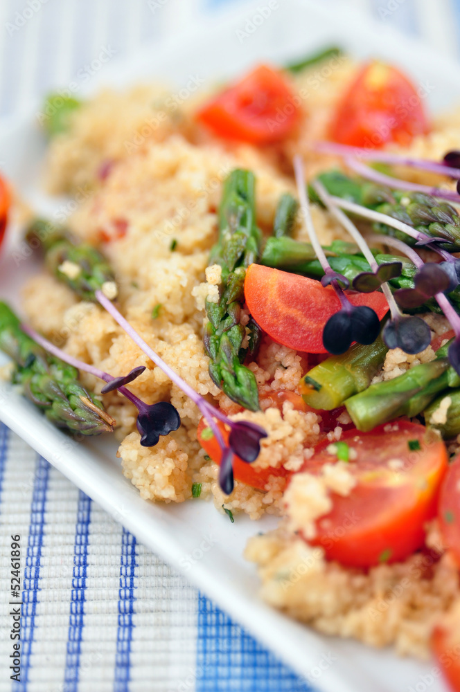 Couscous Salat mit Spargel und Tomaten Couscous Salat mit Spargel und Tomaten