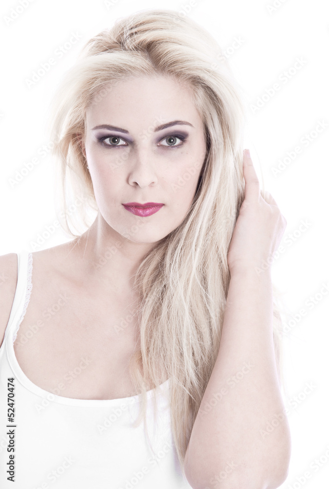 Gesicht einer hellhäutigen jungen Frau mit blonden Haaren Gesicht einer hellhäutigen jungen Frau mit blonden Haaren