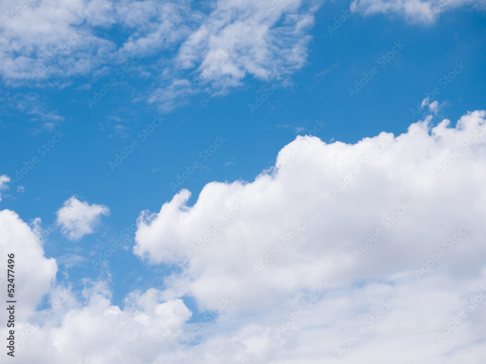 Obraz premium Bright cloudy sky