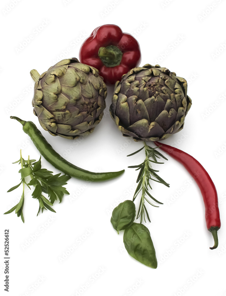 Fototapeta premium Artischocken, Peperoni, Paprika, Küchenkräuter Arrangement