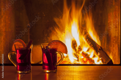 drinks at cozy fireplace Fototapete