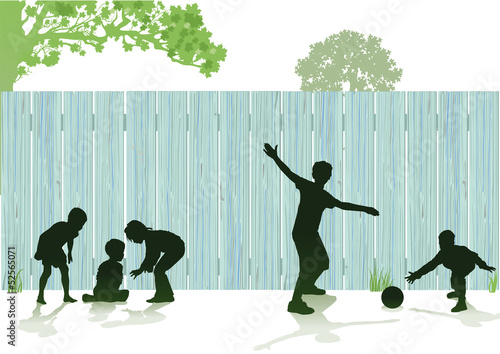 Kinderspiel im Garten