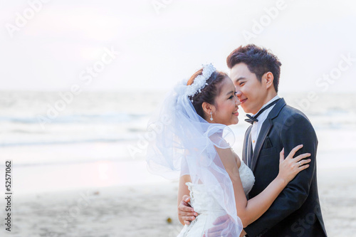 Wedding Couple at beach © vichie81