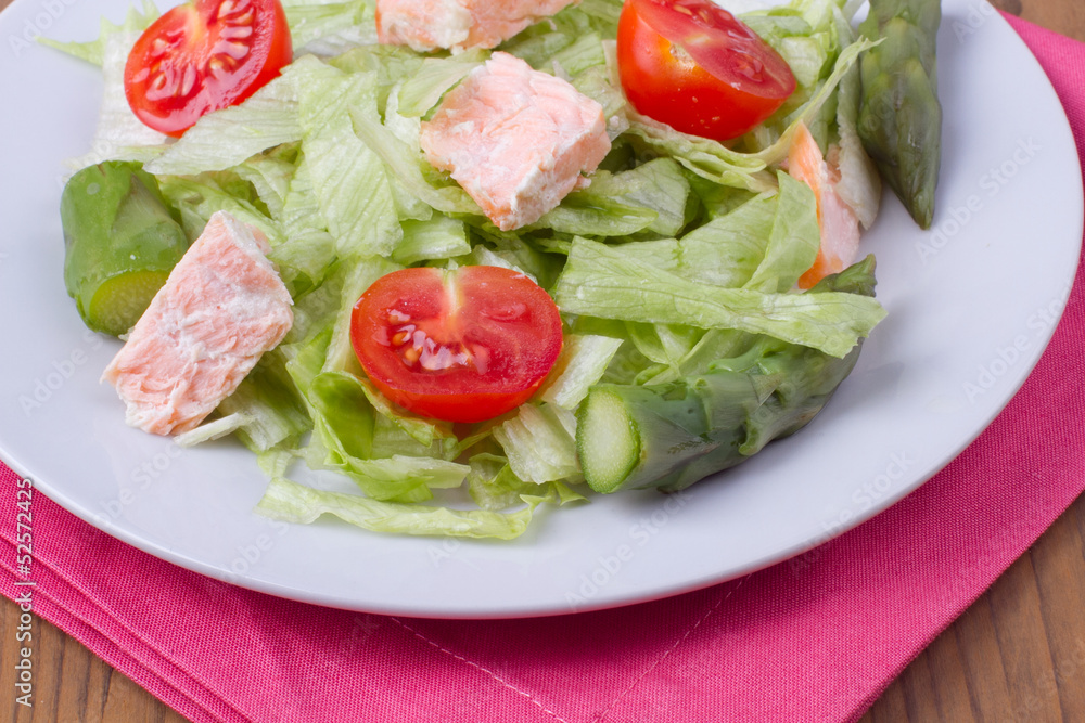 Salad with salmon and asparagus