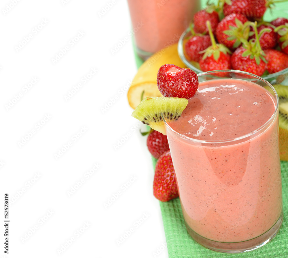 Smoothie of strawberries and kiwi Smoothie of strawberries and kiwi