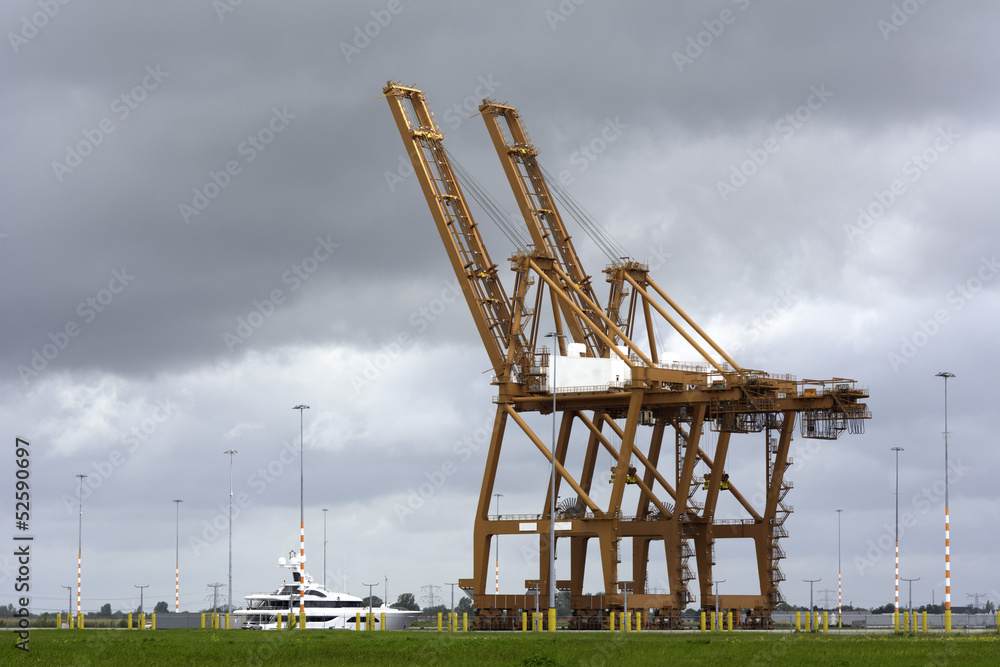Massive crane in harbour Massive crane in harbour