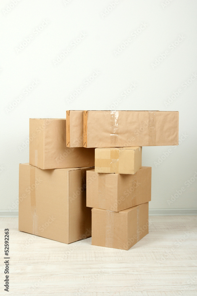 Obraz premium Different cardboard boxes in room