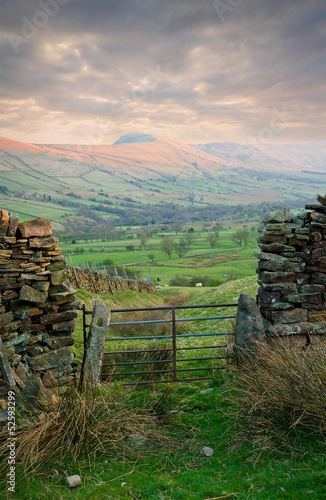Stone walls and Mam tor, Edale Valley photo