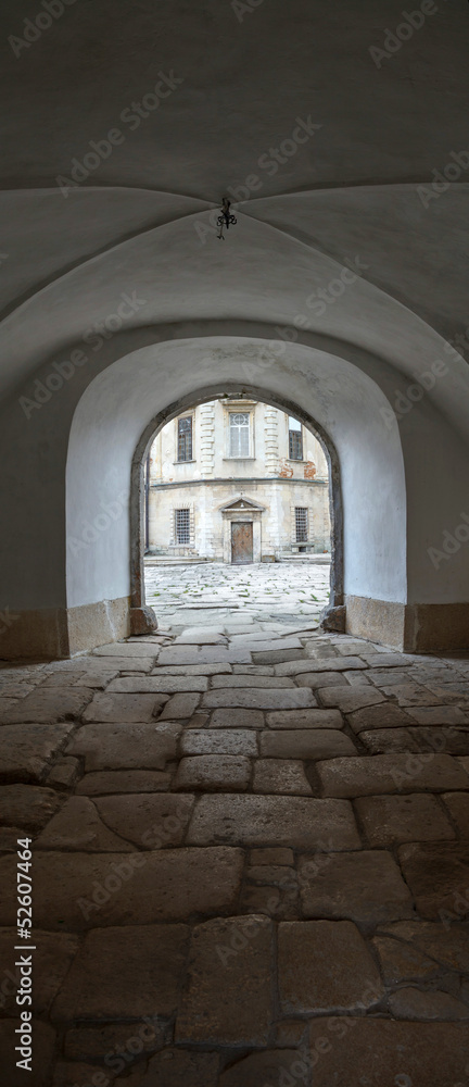 Fototapeta premium Entrance to the old castle.