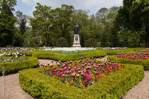 Fototapeta Naklejka Na Ścianę i Meble -  The parks of Cardiff City Centre South Wales - Bute Park