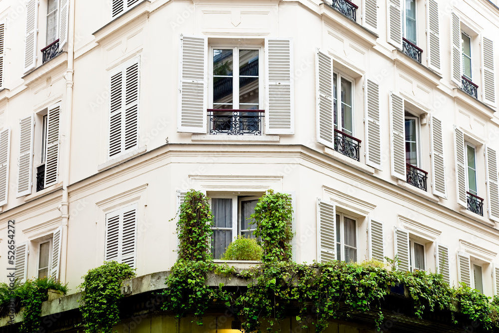 begrünte Hausfassade - Haus in Paris, Frankreich