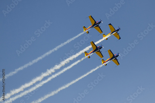 airpălanes in formation