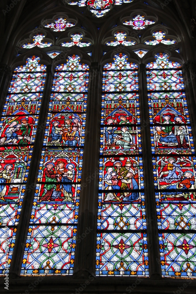 Vitrail de la Cathédrale Saint Etienne à Auxerre, Bourgogne Vitrail de la Cathédrale Saint Etienne à Auxerre, Bourgogne
