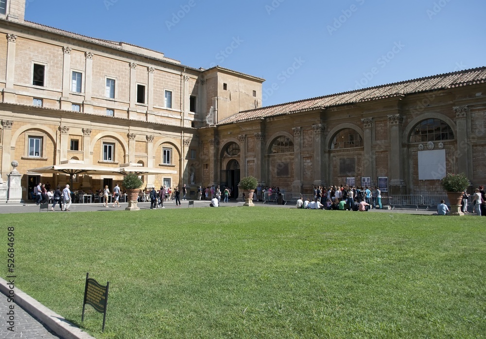 El Patio de la Piña en el Museo del Vaticano en Roma