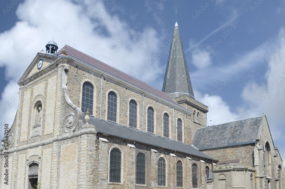 Obraz premium Toits et clocher de l'église ST Nicolas de Boulogne sur Mer