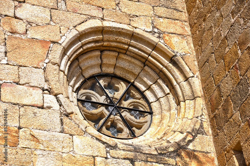 Garrovillas de Alconétar, iglesia de San Pedro, vano abocinado Garrovillas de Alconétar, iglesia de San Pedro, vano abocinado