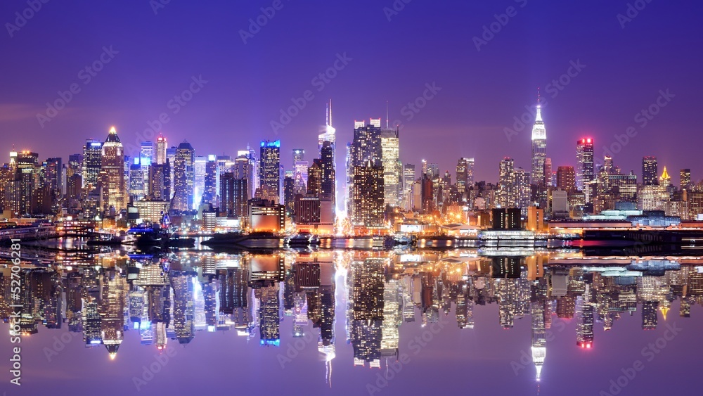 Obraz premium Manhattan Skyline with Reflections