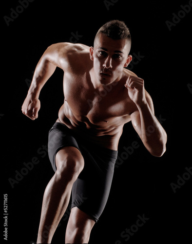 Hombre atleta corredor ejercitando.corriendo