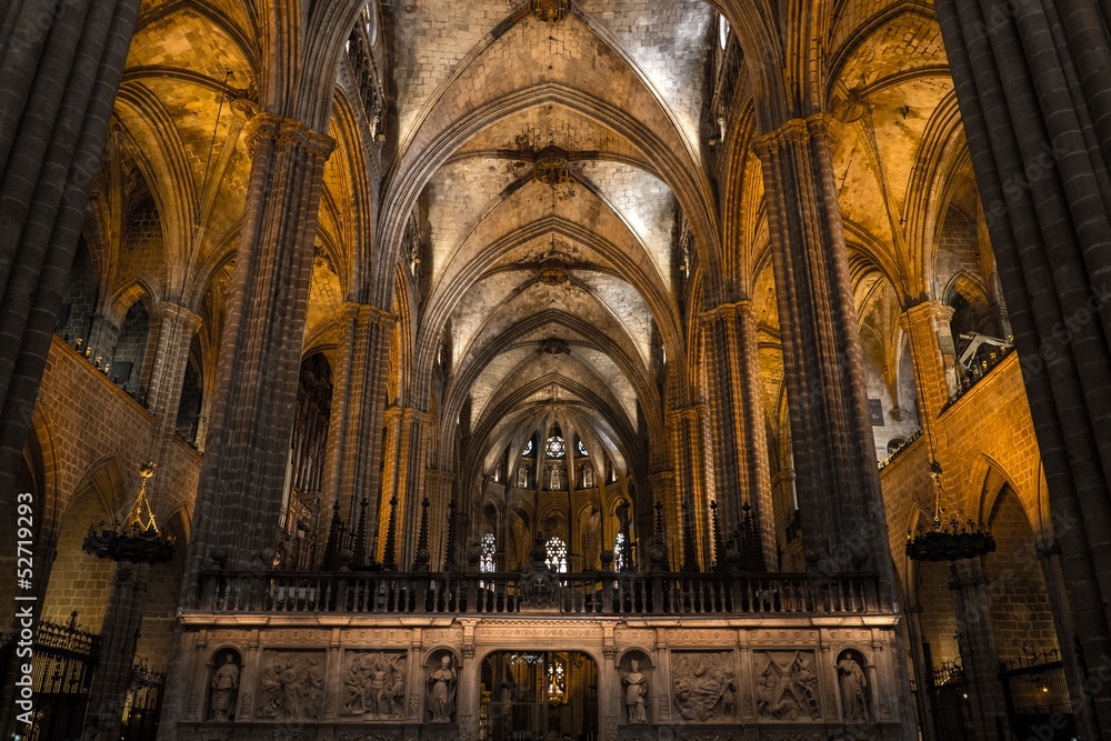 Fototapeta premium BARCELONA - MARCH 31: Interior of Cathedral of the Holy Cross