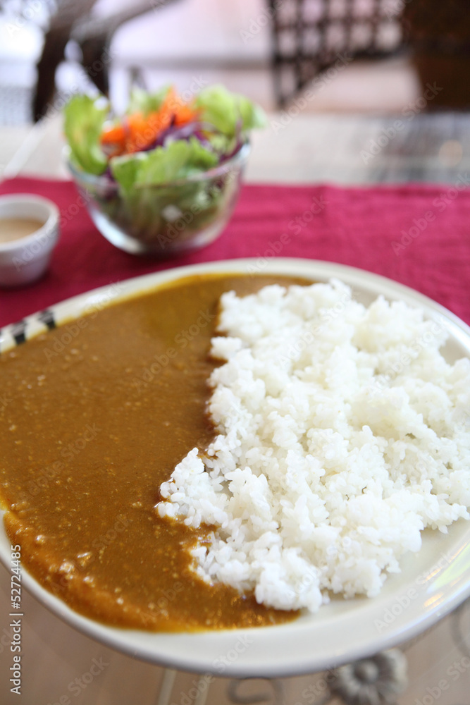 Curry rice with salad