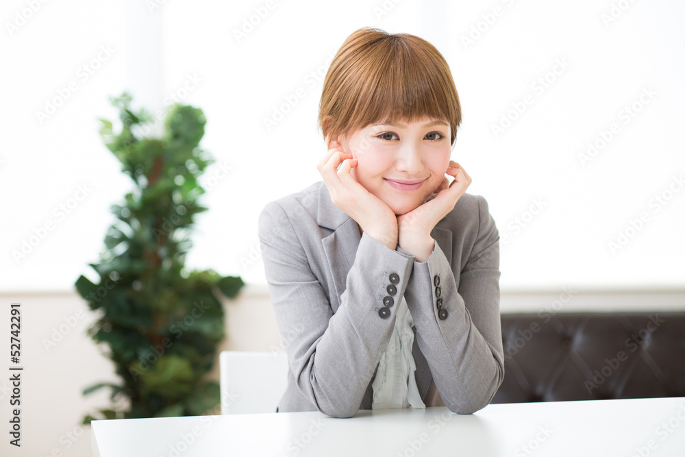 笑顔の女性 ビジネス 笑顔の女性 ビジネス