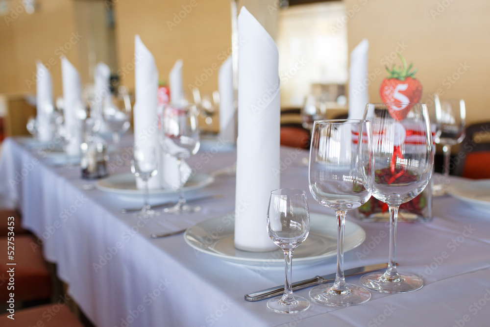 Fototapeta premium elegantly laid the table