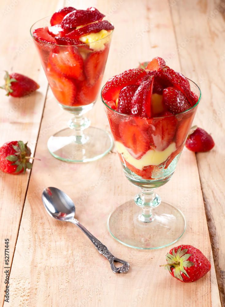 Vanilla nad strawberries Vanilla nad strawberries