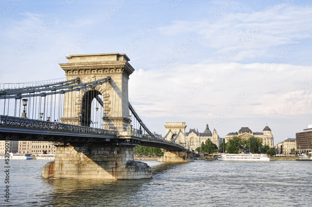 Obraz premium Puente de las cadenas de Budapest