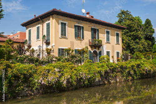 Old house on the Martesana canal (Milan, Italy) © Claudio Colombo