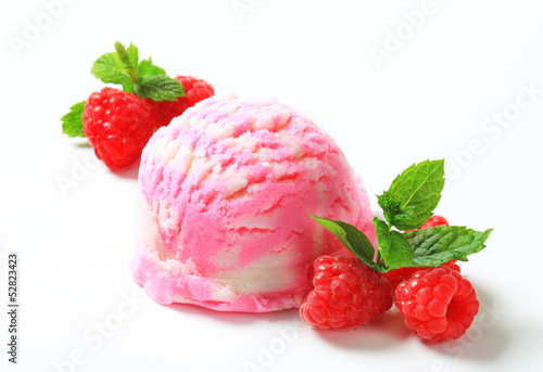 Raspberry ice cream