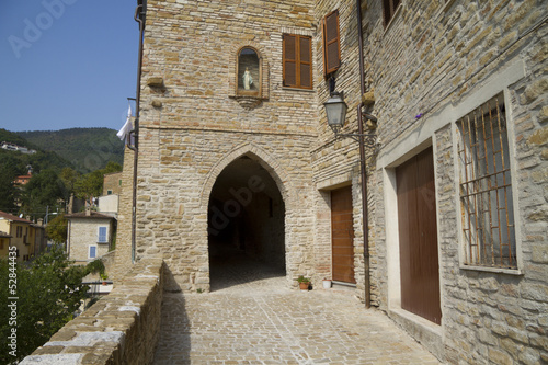 Fototapeta Naklejka Na Ścianę i Meble -  glimpse of a village in the Italy