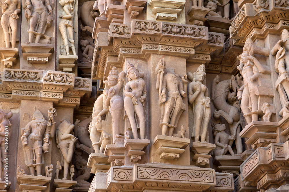 Erotische Darstellungen des Kandariya-Mahadev Tempel