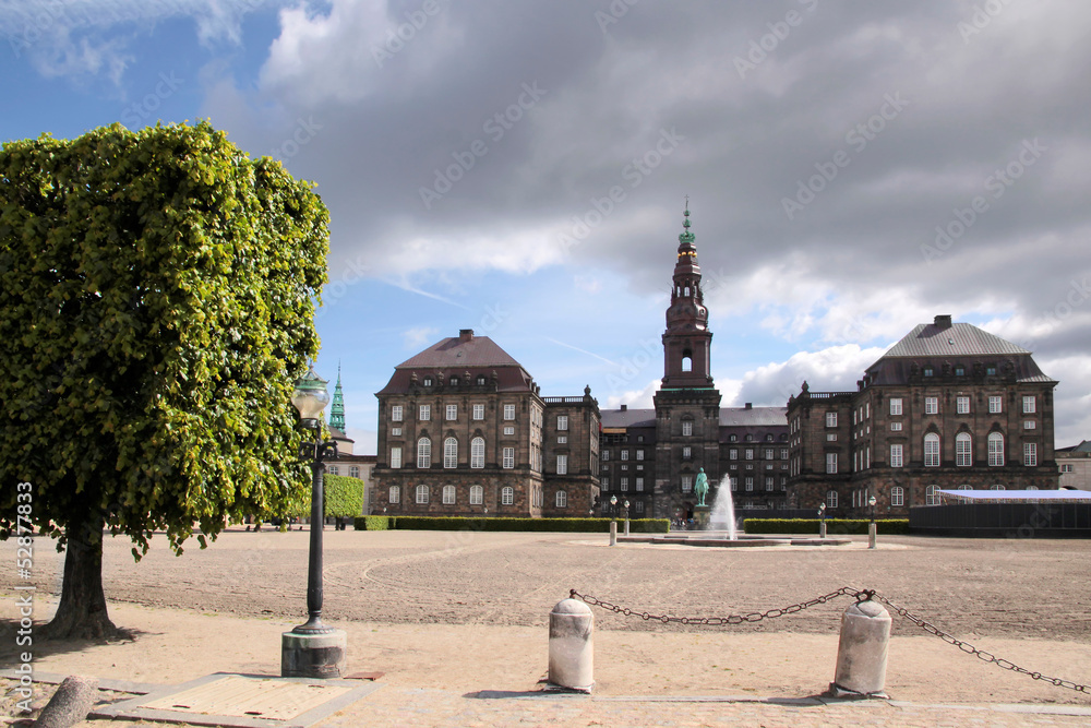 Schloss Christiansborg mit Vorplatz