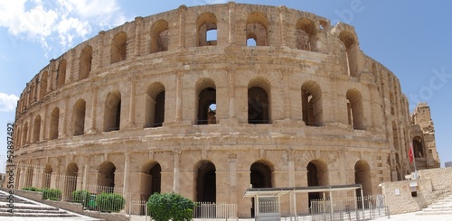 Panorama rzymskiego koloseum w El Jem