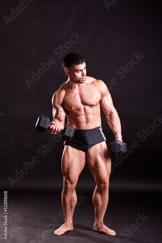 young bodybuilder traininig photo