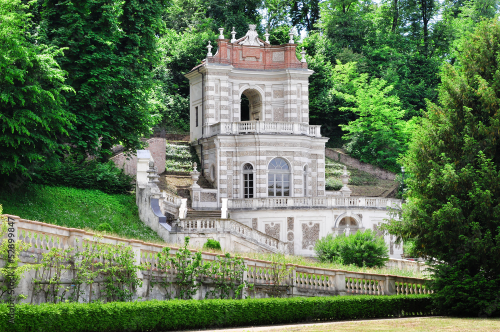GIARDINO DI VILLA DELLA REGINA, TORINO. PIEMONTE GIARDINO DI VILLA DELLA REGINA, TORINO. PIEMONTE