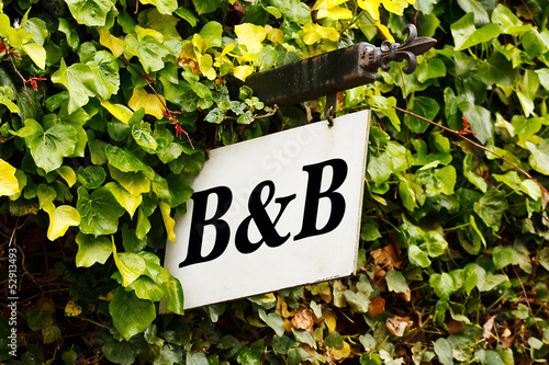 Vászonkép Bed and breakfast sign