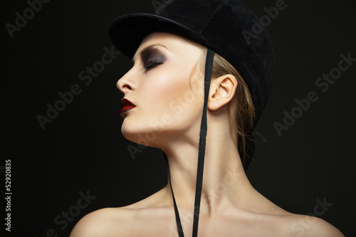 Εκτύπωση καμβά Fashion horsewoman wearing black hat