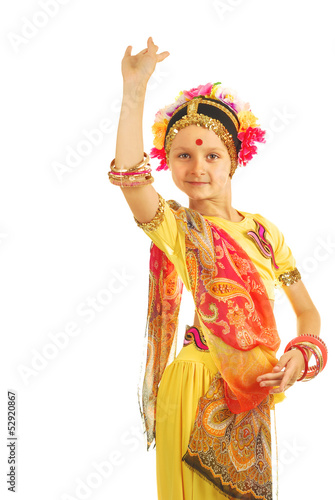 Obraz na płótnie Indian girl performing dance w salonie