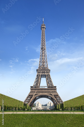 Obraz na płótnie The Eiffel tower in Paris w salonie