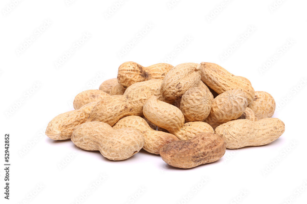 A bunch of peanuts in the center A bunch of peanuts in the center