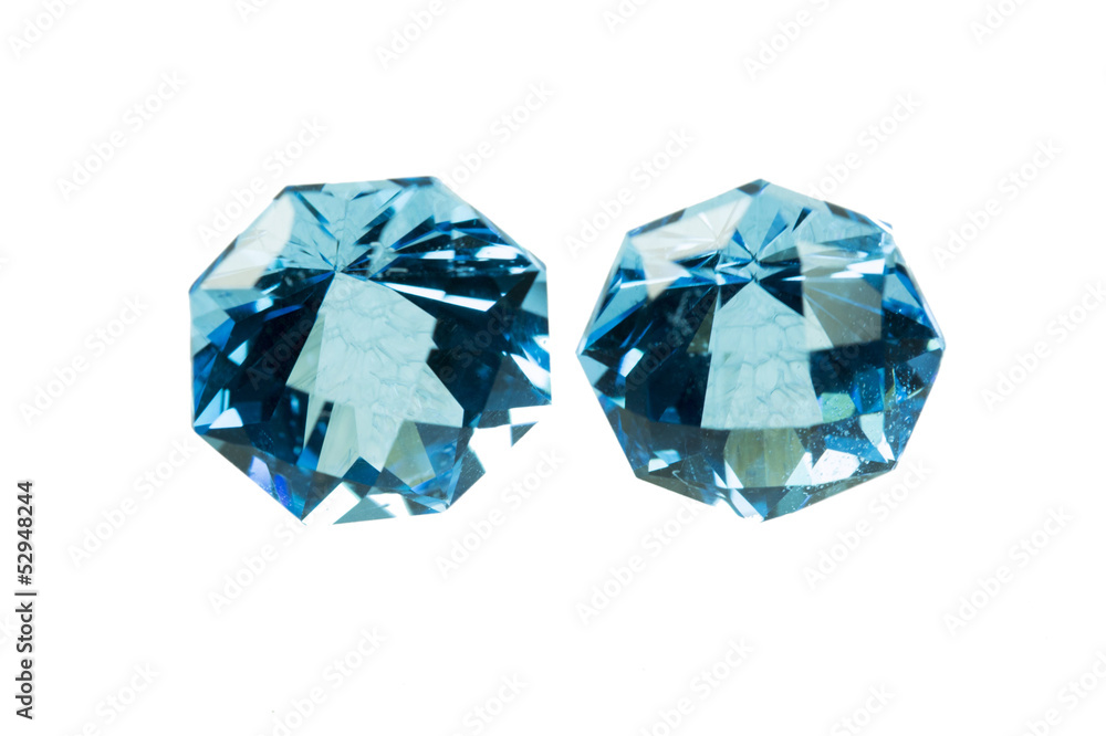 Fototapeta premium Blue sapphire isolated on white